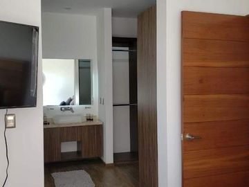 Departamento en Venta amueblado en Torre Esmeralda, excelente oportunidad de inversión.