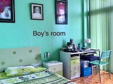 Resale 4 Bedrooms Beach House in Compostela