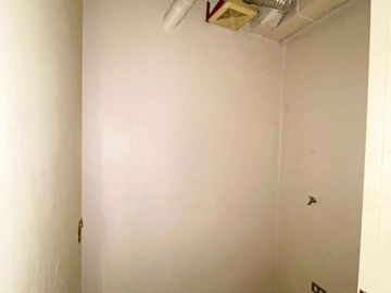 1BR FOR SALE IN BGC - FORBESWOOD HEIGHTS BURGOS CIRCLE