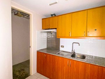 1BR FOR SALE IN BGC - FORBESWOOD HEIGHTS BURGOS CIRCLE