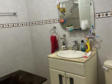 Casa en venta en 4 niveles con excelente vista.