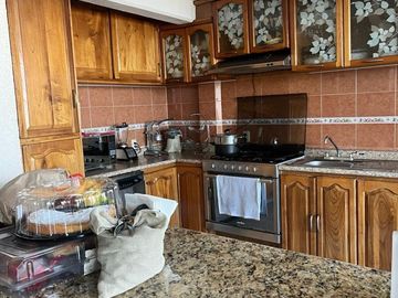 Casa en venta en 4 niveles con excelente vista.