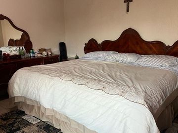 Casa en venta en 4 niveles con excelente vista.