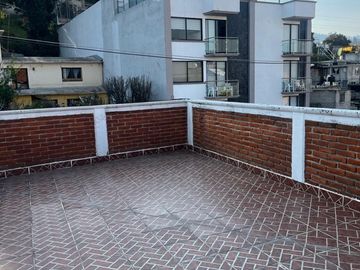 Casa en venta en 4 niveles con excelente vista.