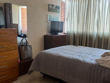 Casa en venta en 4 niveles con excelente vista.