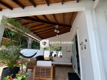 Se Vende Casa en el Conjunto Lomas del Campestre - Piedecuesta