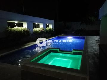 Se Vende Casa en el Conjunto Lomas del Campestre - Piedecuesta