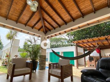 Se Vende Casa en el Conjunto Lomas del Campestre - Piedecuesta
