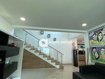 Se Vende Casa en el Conjunto Lomas del Campestre - Piedecuesta
