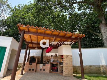 Se Vende Casa en el Conjunto Lomas del Campestre - Piedecuesta