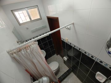 En Venta casa completamente amoblada en la urbanización Punta Carnero, Salinas, Santa Elena.
