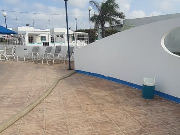 En Venta casa completamente amoblada en la urbanización Punta Carnero, Salinas, Santa Elena.