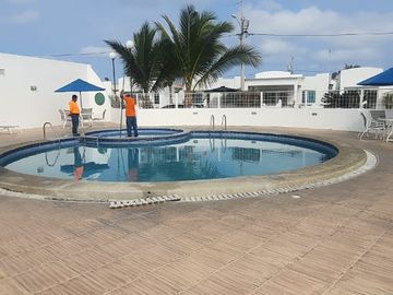 En Venta casa completamente amoblada en la urbanización Punta Carnero, Salinas, Santa Elena.
