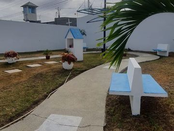 En Venta casa completamente amoblada en la urbanización Punta Carnero, Salinas, Santa Elena.