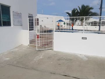 En Venta casa completamente amoblada en la urbanización Punta Carnero, Salinas, Santa Elena.