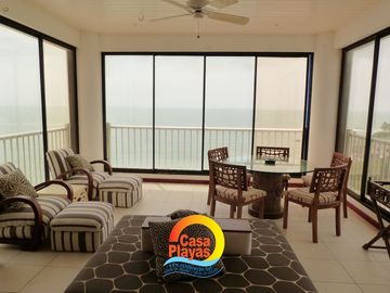 Departamento de Lujo Frente Al Mar de Venta en Playas Villamil, Edificio La Balsilla
