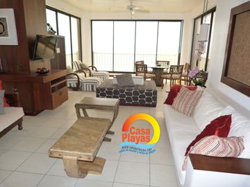 Departamento de Lujo Frente Al Mar de Venta en Playas Villamil, Edificio La Balsilla