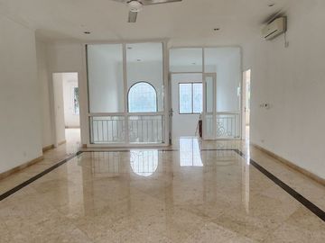 Rumah Luas Bagus Terawat Area Kemang Selatan Jakarta Selatan
