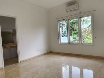 Rumah Luas Bagus Terawat Area Kemang Selatan Jakarta Selatan