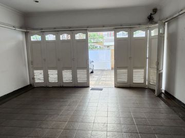 Rumah Luas Bagus Terawat Area Kemang Selatan Jakarta Selatan