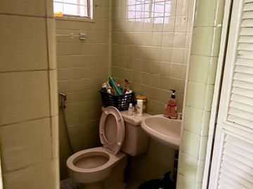 Below Market Value:  Pre-owned 3-storey split-type house in Rizal Village Alabang Muntinlupa
