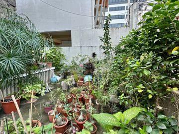 Below Market Value:  Pre-owned 3-storey split-type house in Rizal Village Alabang Muntinlupa