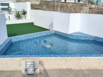 MARAVILLOSO DÚPLEX EN VENTA CON FABULOSA VISTA AL MAR EN PLAYA NORTE – SAN BARTOLO