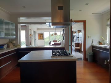 7 BEDROOM HOUSE FOR SALE TAGAYTAY MIDLANDS - TAGAYTAY HIGHLANDS