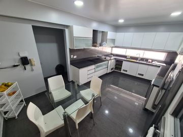 Moderno departamento duplex en Venta en San Isidro cerca a parques