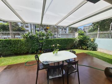 Moderno departamento duplex en Venta en San Isidro cerca a parques