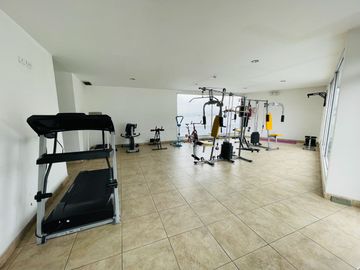 Suite de venta sector iñaquito av. eloy alfaro en el 4to piso