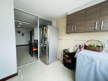 Suite de venta sector iñaquito av. eloy alfaro en el 4to piso
