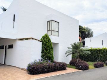 VENDO  CASA EN LA MORADA CALI VALLE DEL CAUCA