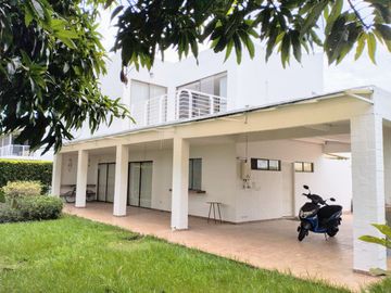 VENDO  CASA EN LA MORADA CALI VALLE DEL CAUCA