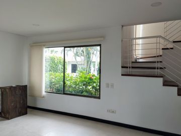 VENDO  CASA EN LA MORADA CALI VALLE DEL CAUCA