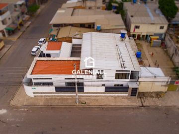 Inversión de Alto Nivel en Machala: Casa de 2 Departamentos y Suite con Piscina y Jacuzzi