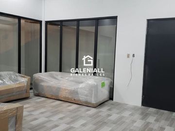 Inversión de Alto Nivel en Machala: Casa de 2 Departamentos y Suite con Piscina y Jacuzzi