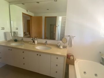 Casa Mediterránea en Condominio Los Bosques, Piedra Roja, Chicureo
