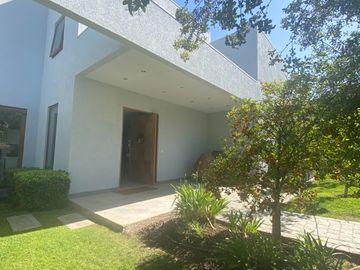 Casa Mediterránea en Condominio Los Bosques, Piedra Roja, Chicureo