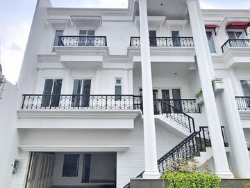 Rumah Mewah Plus Kolam Renang Di Jual di Cilandak Jakarta Selatan
