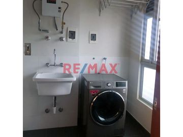 SE ALQUILA  Departamento 120m2,  3 DORMITORIOS Full AMOBLADO aire acondicionado En Miraflores