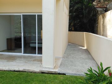 Acapulco Real Diamante hermoso departamento con Alberca y jardin privado