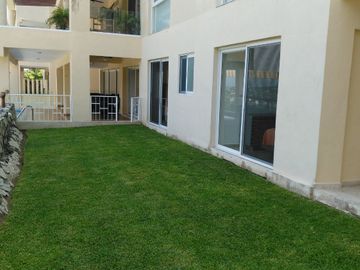 Acapulco Real Diamante hermoso departamento con Alberca y jardin privado