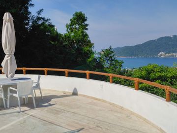Acapulco Real Diamante hermoso departamento con Alberca y jardin privado