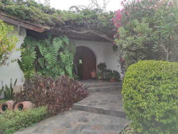Venta de preciosa y exclusiva casa en Lagunas de la Molina