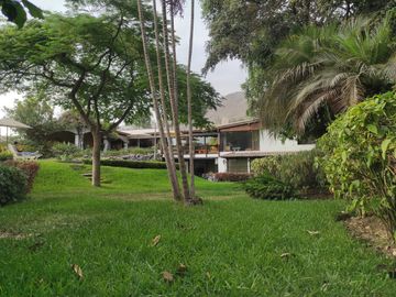 Venta de preciosa y exclusiva casa en Lagunas de la Molina