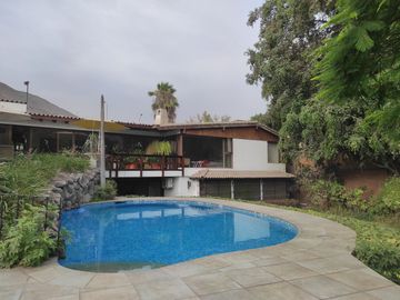 Venta de preciosa y exclusiva casa en Lagunas de la Molina