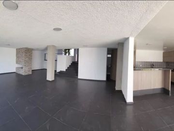 Venta de Casa, Ciudad Satélite, lista para habitar, recién remodelada.