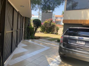RESIDENCIA CTO.INGENIEROS,CDA.SATELITE, 4 RECÁMARAS,ESTUDIO, PORTÓN ELEC.