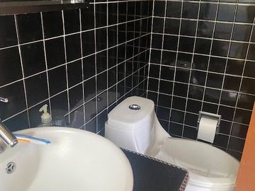 RESIDENCIA CTO.INGENIEROS,CDA.SATELITE, 4 RECÁMARAS,ESTUDIO, PORTÓN ELEC.